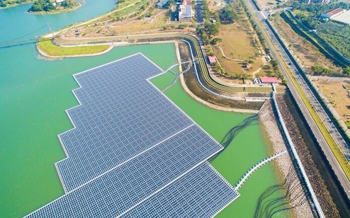 Solar and Hydro: Which Should Governments Be Investing in for a Better ROI?